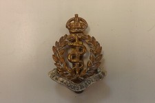 MILITARY CAP BADGE THE ROYAL