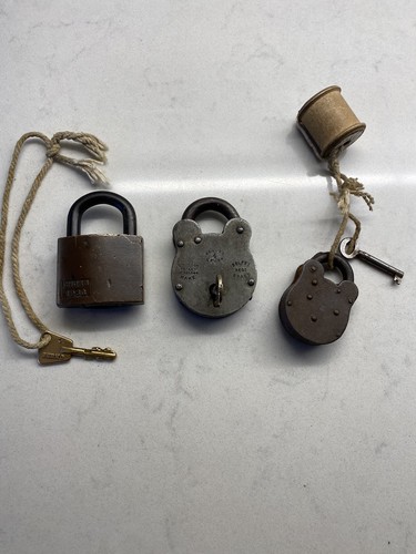 Lot vintage padlocks - vintage,