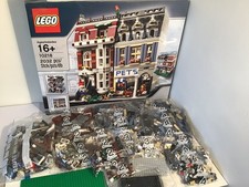  LEGO Creator Expert 10218 Pet Shop  100% Complete, with Box