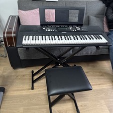 Yamaha EZ-220 Digital Keyboard