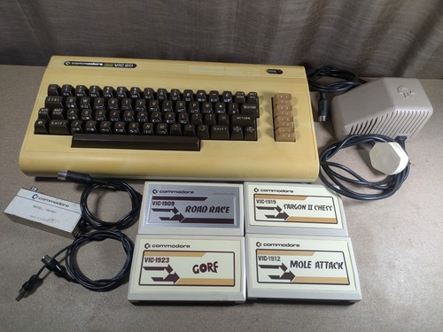 Commodore vic 4 games - +,