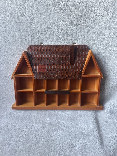 Thimble trinket display case - /,