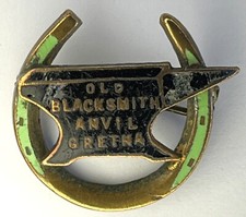 Vintage Old Blacksmith Anvil Gretna Enamel Pin Badge / Brooch (M12)