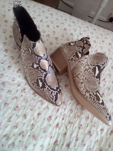 Snake print boots size - snake, uk