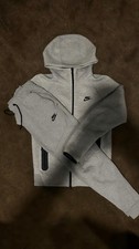 Grey Nike Tech Fleece