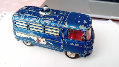 Corgi toys commer van - corgi, county