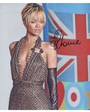 Rihanna Original 10x8