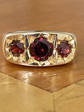 Gents  9ct Gold & Garnet Gypsy