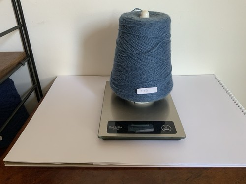 Blue ply shetland yarn - blue,