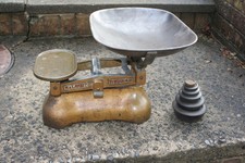 LARGE VINTAGE W & T AVERY LTD WEIGHING SCALE - SEE PHOTOGRAPHS