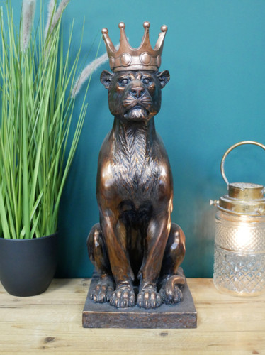 Lion lioness with - with, garden