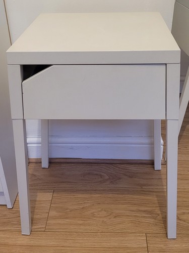 Ikea selje beside - selje, table