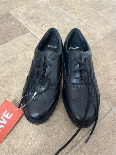 Bnwt girls clark black - girls,