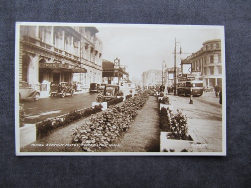 Old 1940s postcard - old, royal