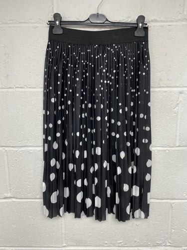 Lipsy london black polka dot - london,