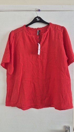 New gorgeous coral top - new,