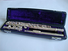Trevor James 5XE Concert Flute - In hard case - With soft padded carry bag
