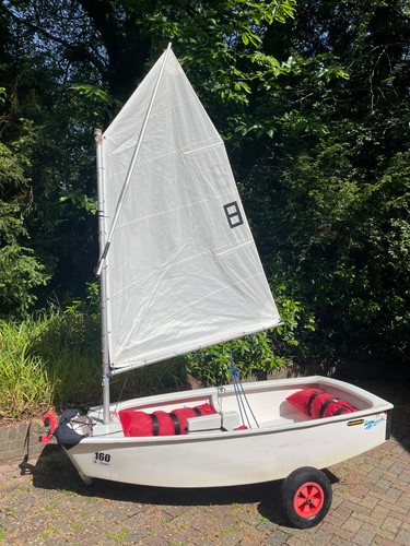Optimist dinghy sailing - dinghy,