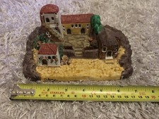 Olde England's Classic Cottages Figurine 