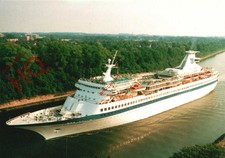 Picture Postcard::SONG OF NORWAY, IN THE KIEL CANAL [CHANTRY CLASSICS]