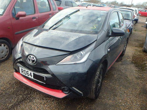 Toyota aygo play vvt - toyota,