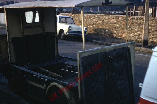 Photo 6x4 electric milk float - milk,