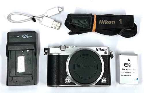 Near mint nikon camera - nikon, 1