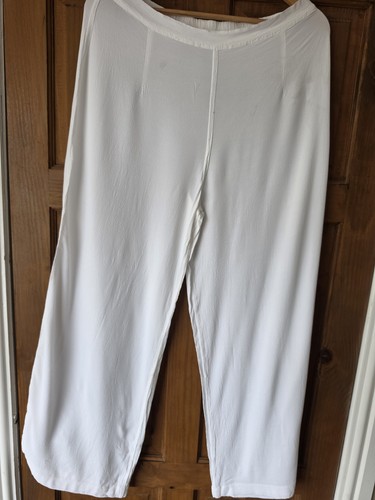 Sahara white textured crepe - white,