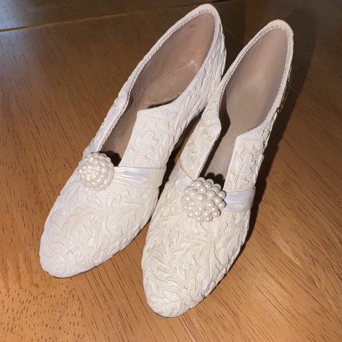 Just the right shoe - shoe, do”