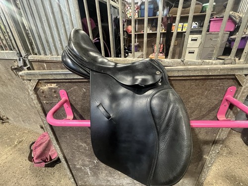 Black country saddle - country,