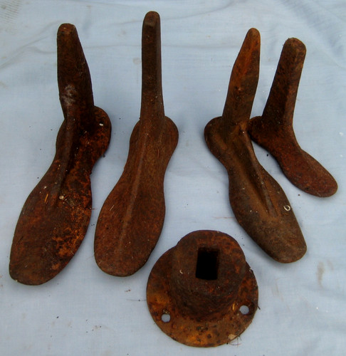 Vintage cast iron anvil shoe - vintage,