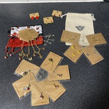 Beautiful Unique 19 Piece Bee