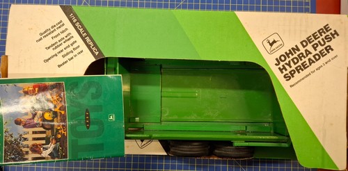 Ertl scale john deere - john,