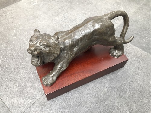 Peter hicks tiger figurine - ,