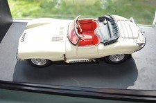Autoart Jaguar XK-SS 1:18 in