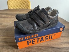 Size 1/33 Brown Petasil Boys