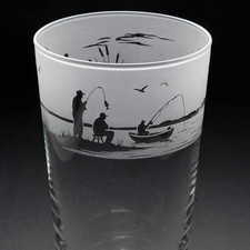 Fishing pint glass hand - pint,