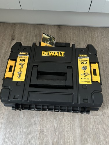 Dewalt cordless combi drill - dewalt,