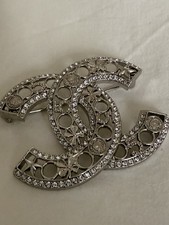 Chanel B24B CC Logo Brooch