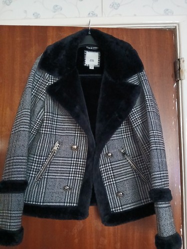 River island dogtooth edge - island, to