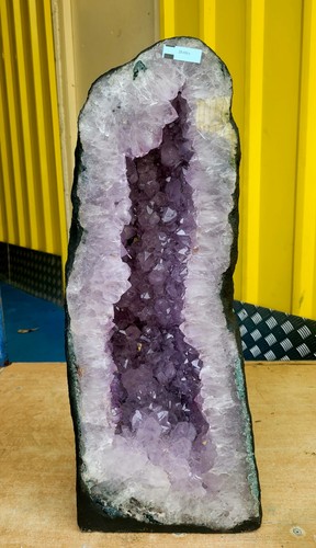 Huge stunning amethyst geode - huge,