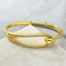 UNO de - Minimalist Clasp