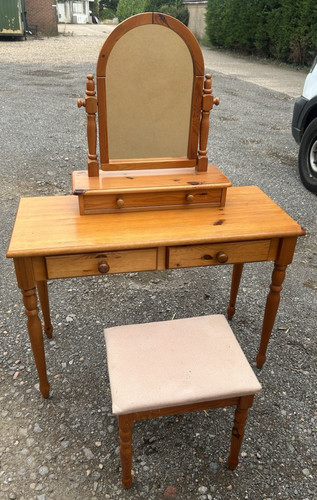 Pine dressing table with - pine,