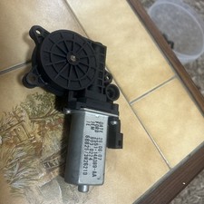 FORD FIESTA MK6 FRONT WINDOW