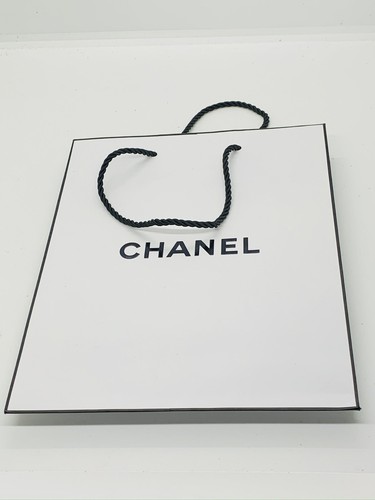 Chanel white black gift - chanel,