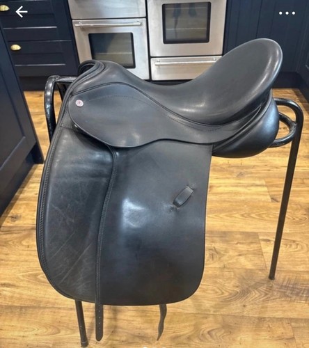 Farrington dressage saddle - farrington,
