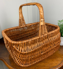 VINTAGE RUSTIC WOVEN WILLOW WICKER SHOPPING CARRY BASKET DECOR DISPLAY 16" WIDE