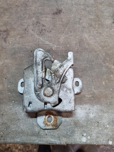 Suzuki alto bonnet catch,2009