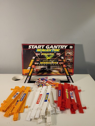 Scalextric boxed start - scalextric, gantry