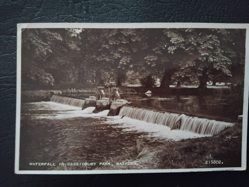 Wterfall cassiobury park - wterfall,